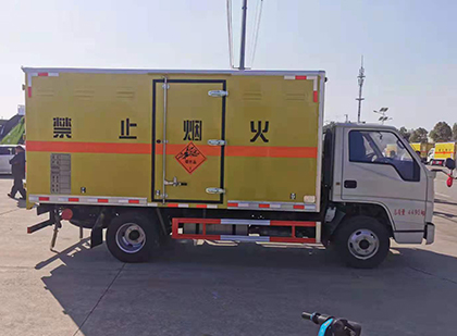 新县爆破器材运输车