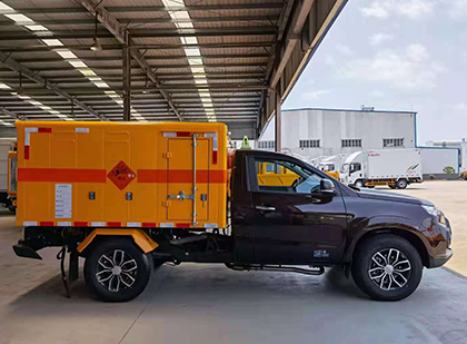 新县爆破器材运输车