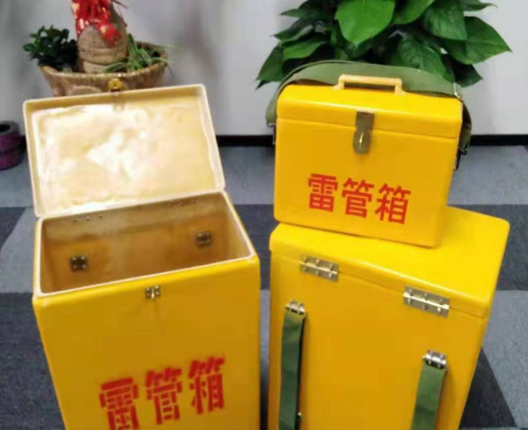 新县玻璃钢雷管箱有哪些特点