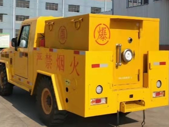 新县凯龙爆破器材运输车：保障爆破任务的安全运行