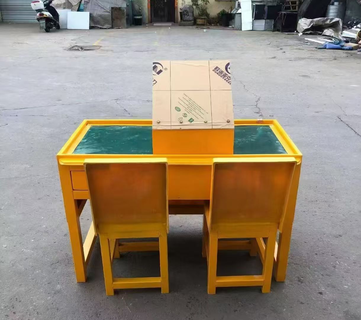 新县防静电导通桌井下煤矿火工品发放桌：危险品流转的安全守护者